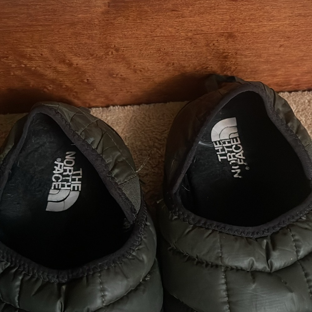 The North Face Men’s Shoes Size 11 In Like New In Excellent Condition - Picture 10 of 11